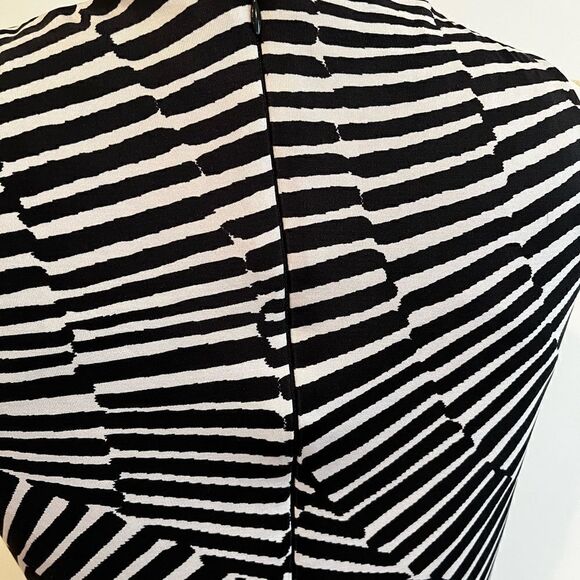 ‎Trina Turk Black and White Spider Web women’s size 4 - Picture 6 of 6